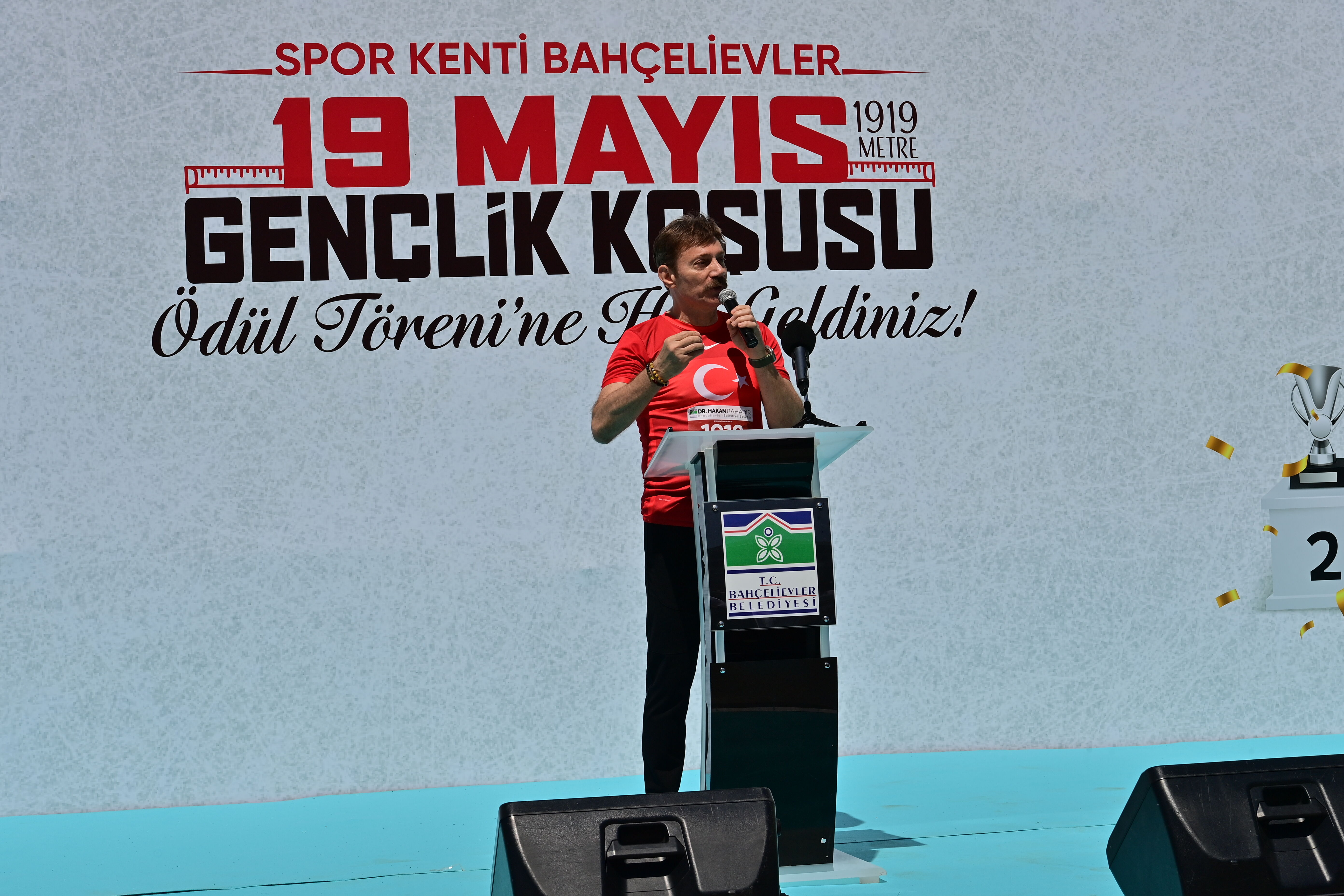 Bahçelievler'de '19 Mayıs Gençlik Koşusu' düzenledi