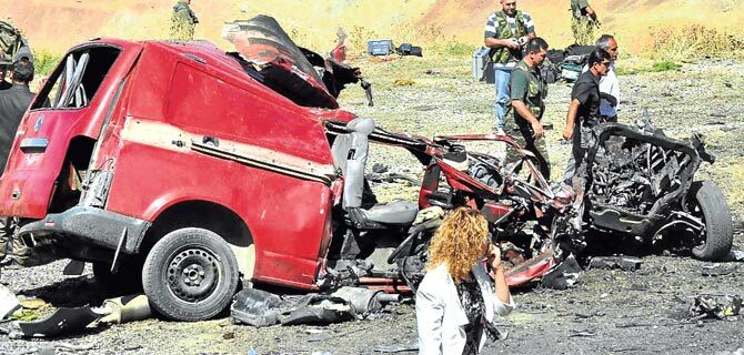 Hakkari'de 16 yıl önceki patlamada annesini kaybeden Sude Naz'ın hedefi tıp fakültesi