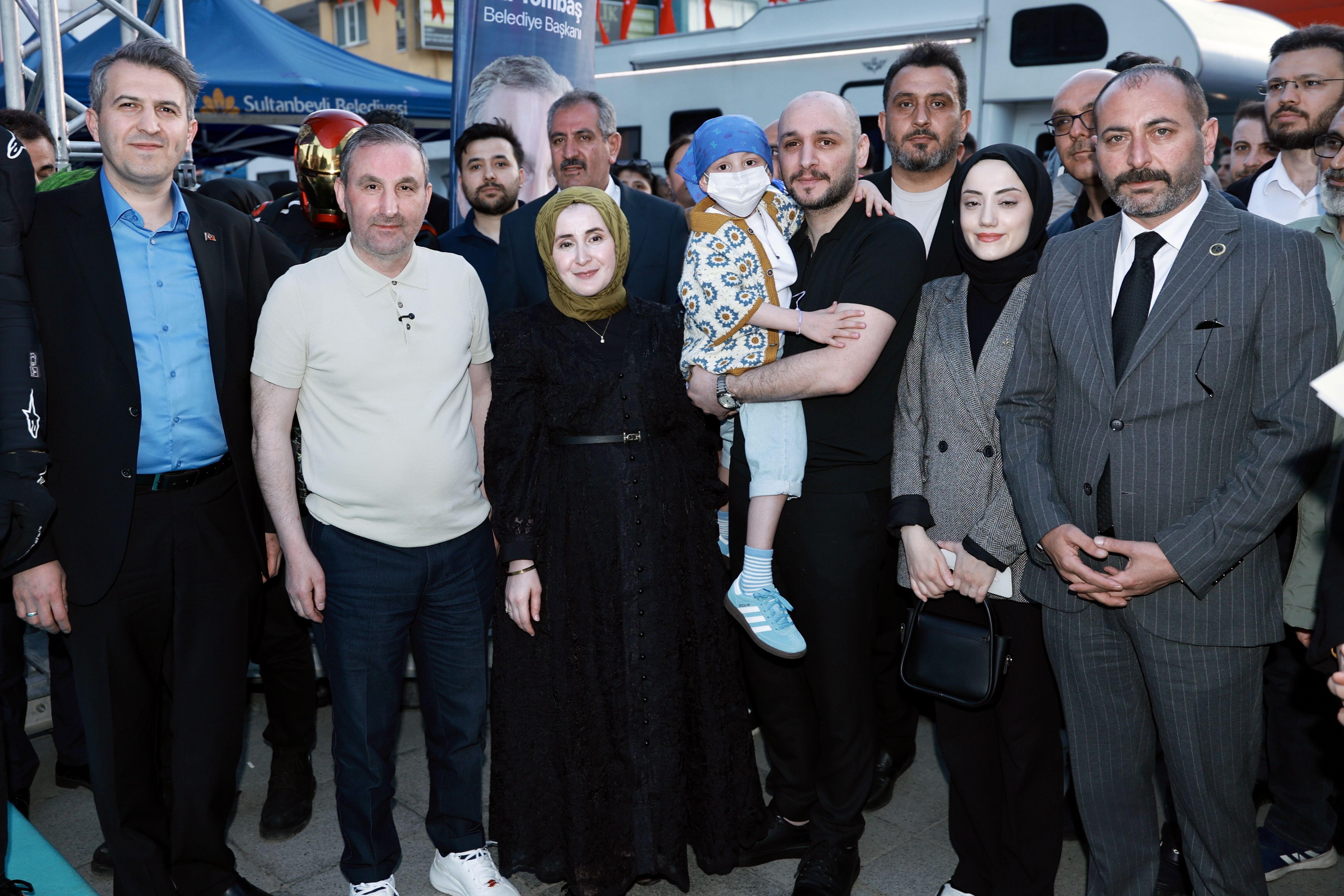 Sultanbeyli'de kanseri yenen Zeyd için gökyüzüne balon bırakıldı