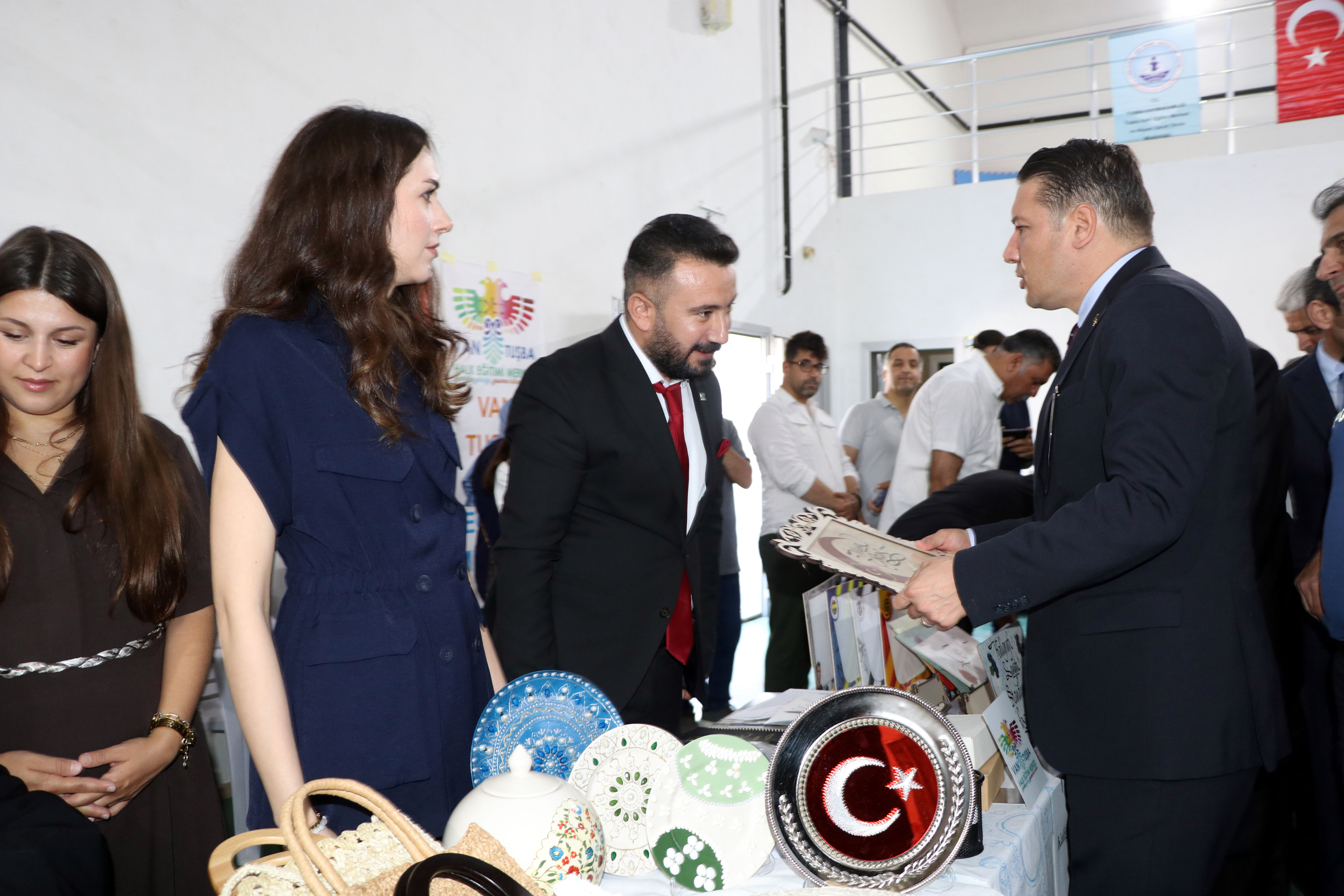 56 yaşında lise diploması alıp kep attı; hedefi üniversite