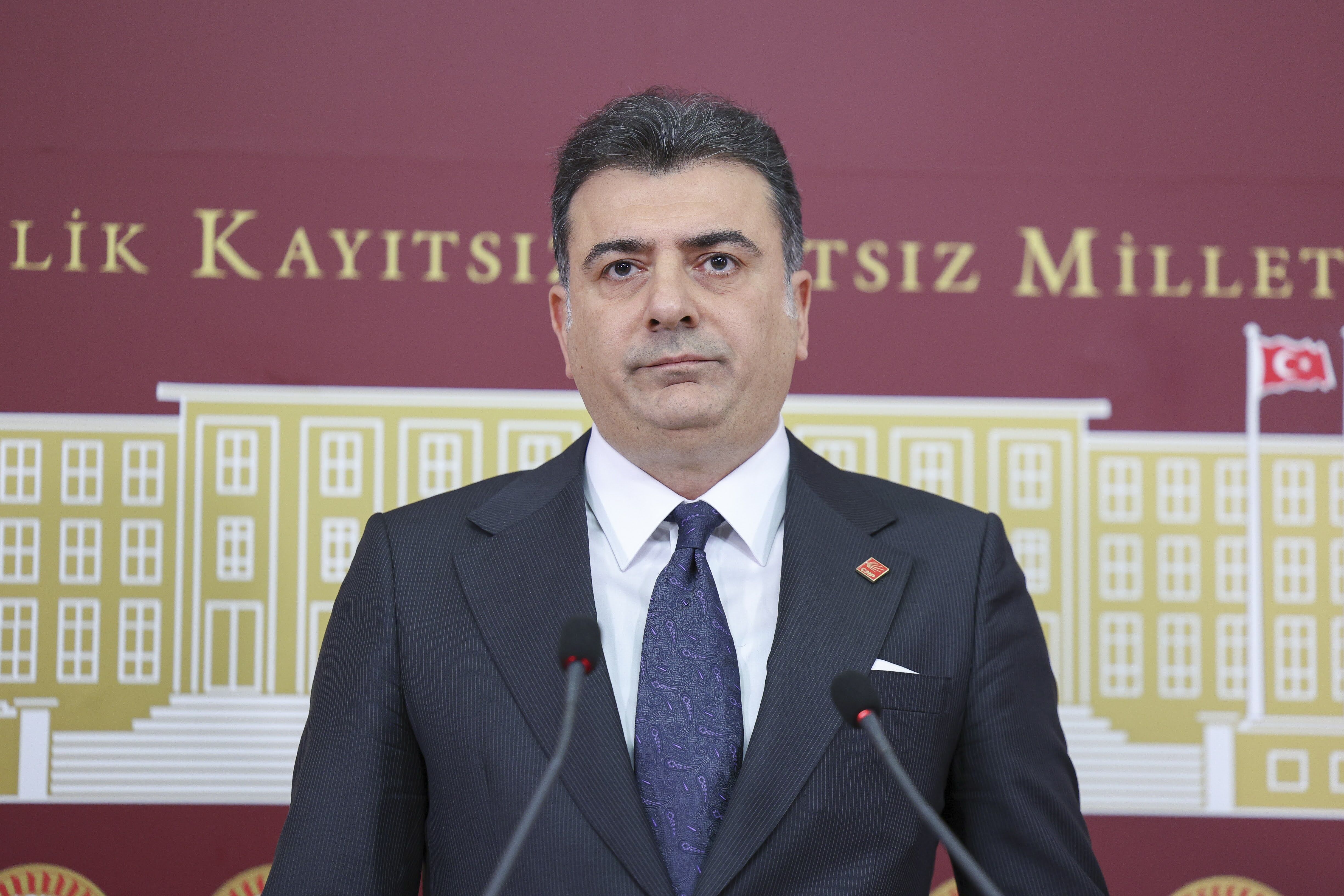 CHP'li Zeynel Emre: Kimsenin yönetmeliği tanımama hakkı yoktur