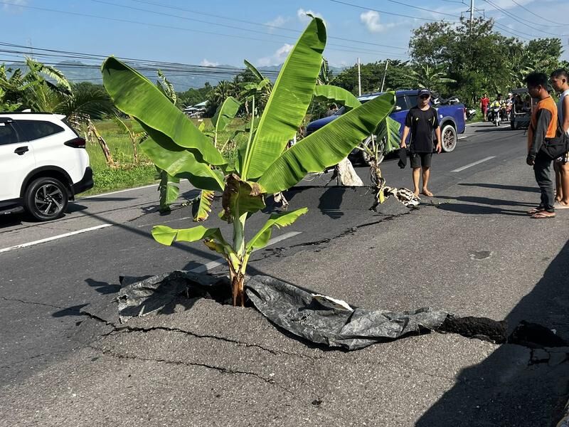 Filipinler'in Mindanao bölgesinde 7.8 büyüklüğünde deprem