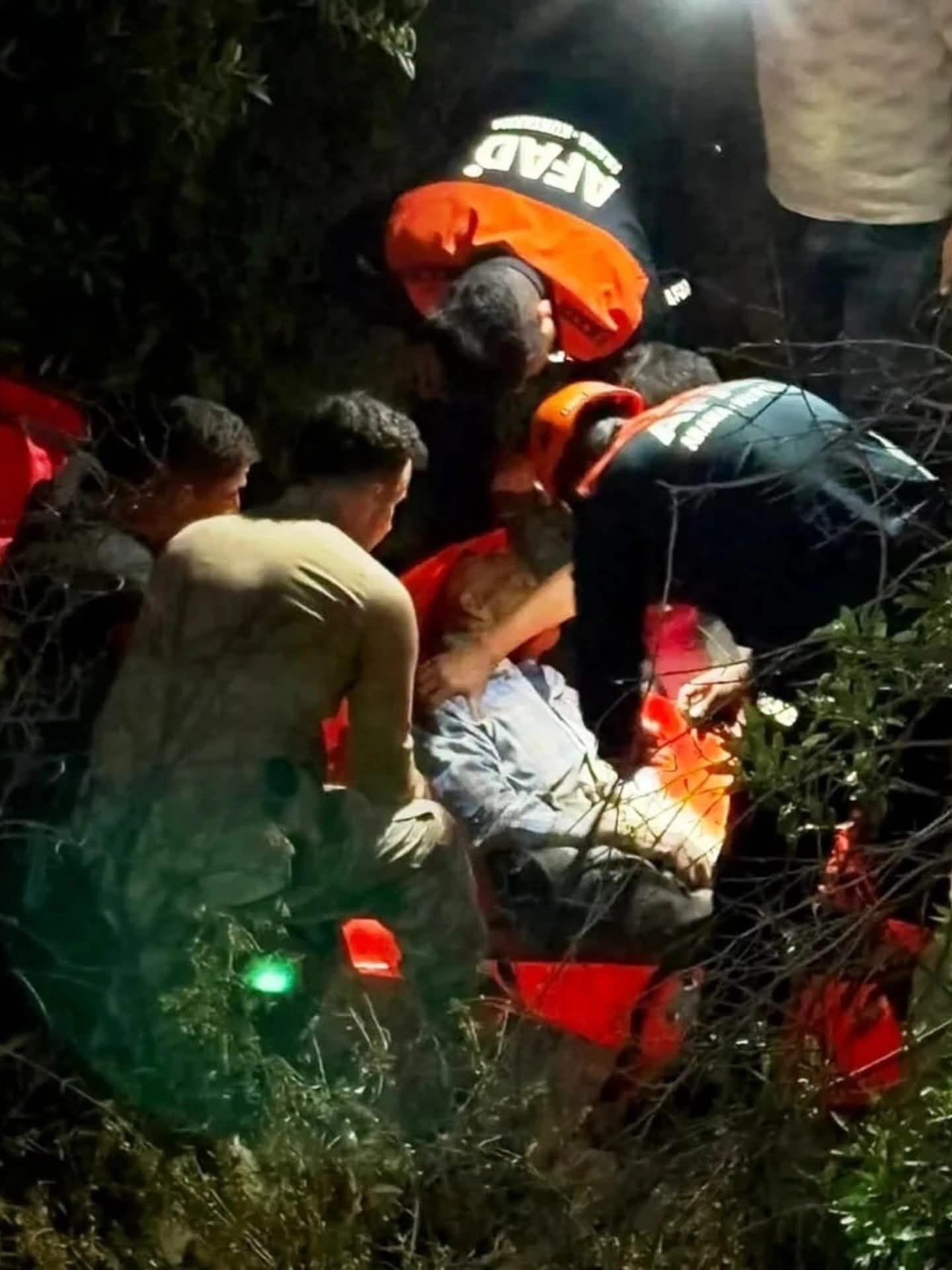 Kayıp Alzheimer hastası, dere yatağında yaralı bulundu