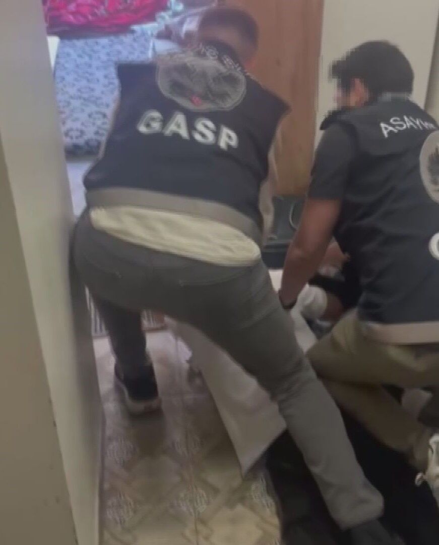Şişli'de parkta pankart asıp açıklama yapan 7 şüpheli yakalandı