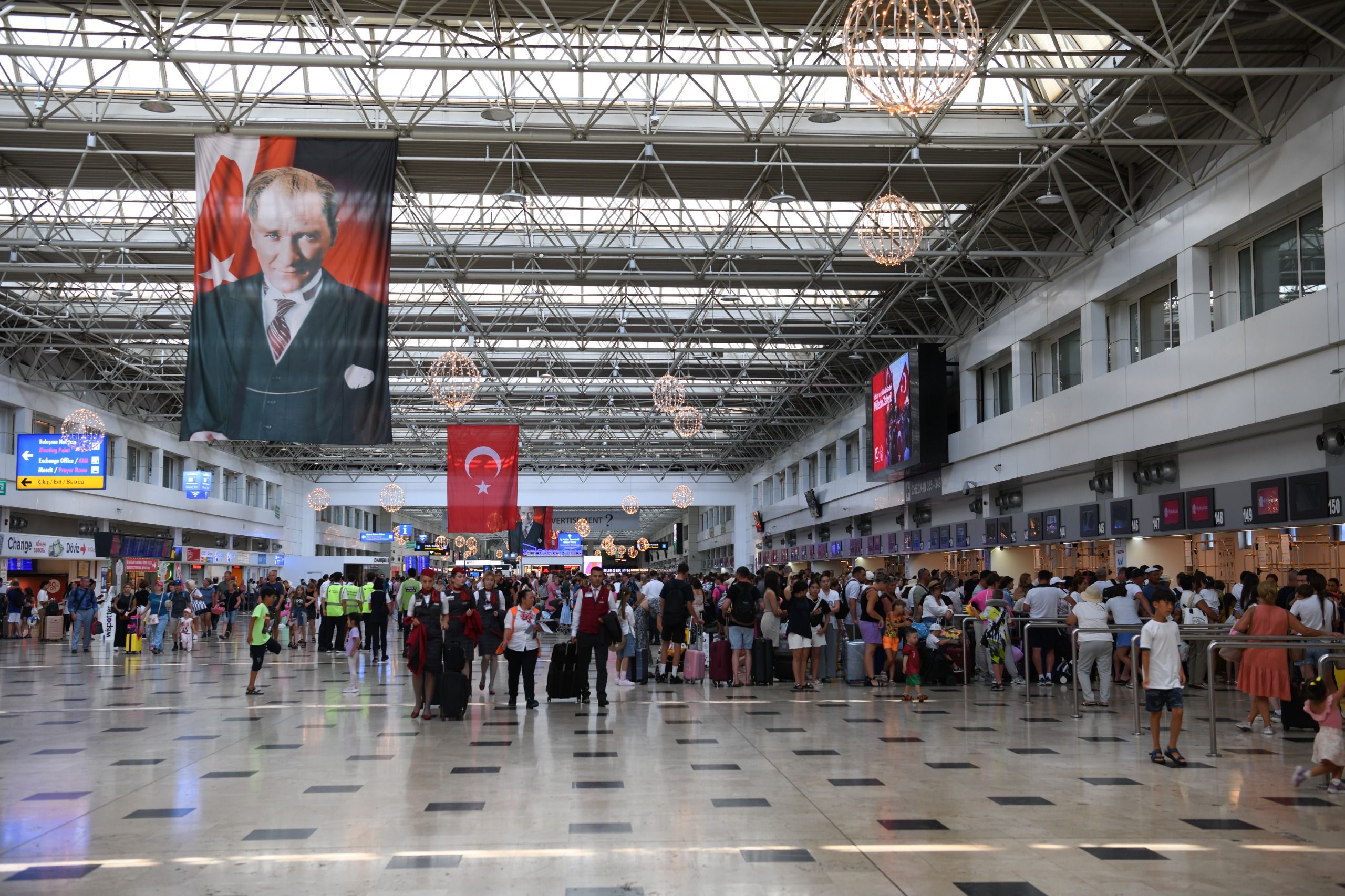 7 ayda 138,7 milyon yolcu hava yolu ile seyahat etti