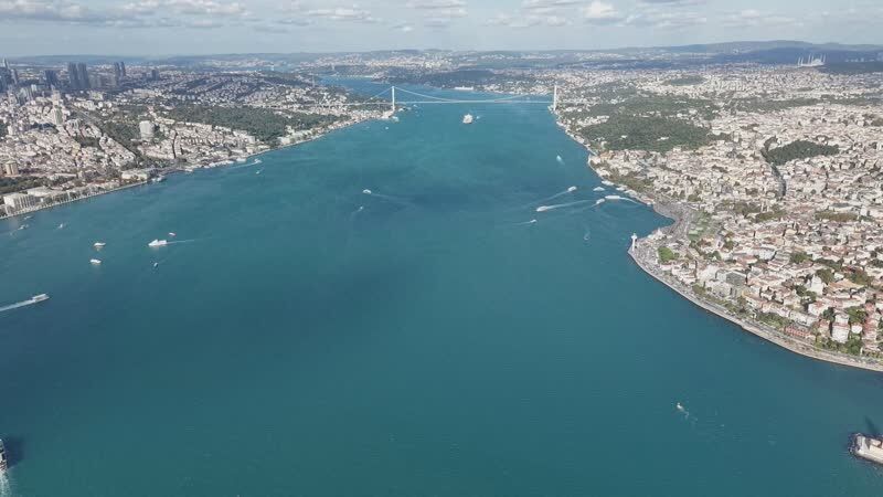 Yağışın ardından turkuaza bürünen İstanbul Boğazı havadan görüntülendi