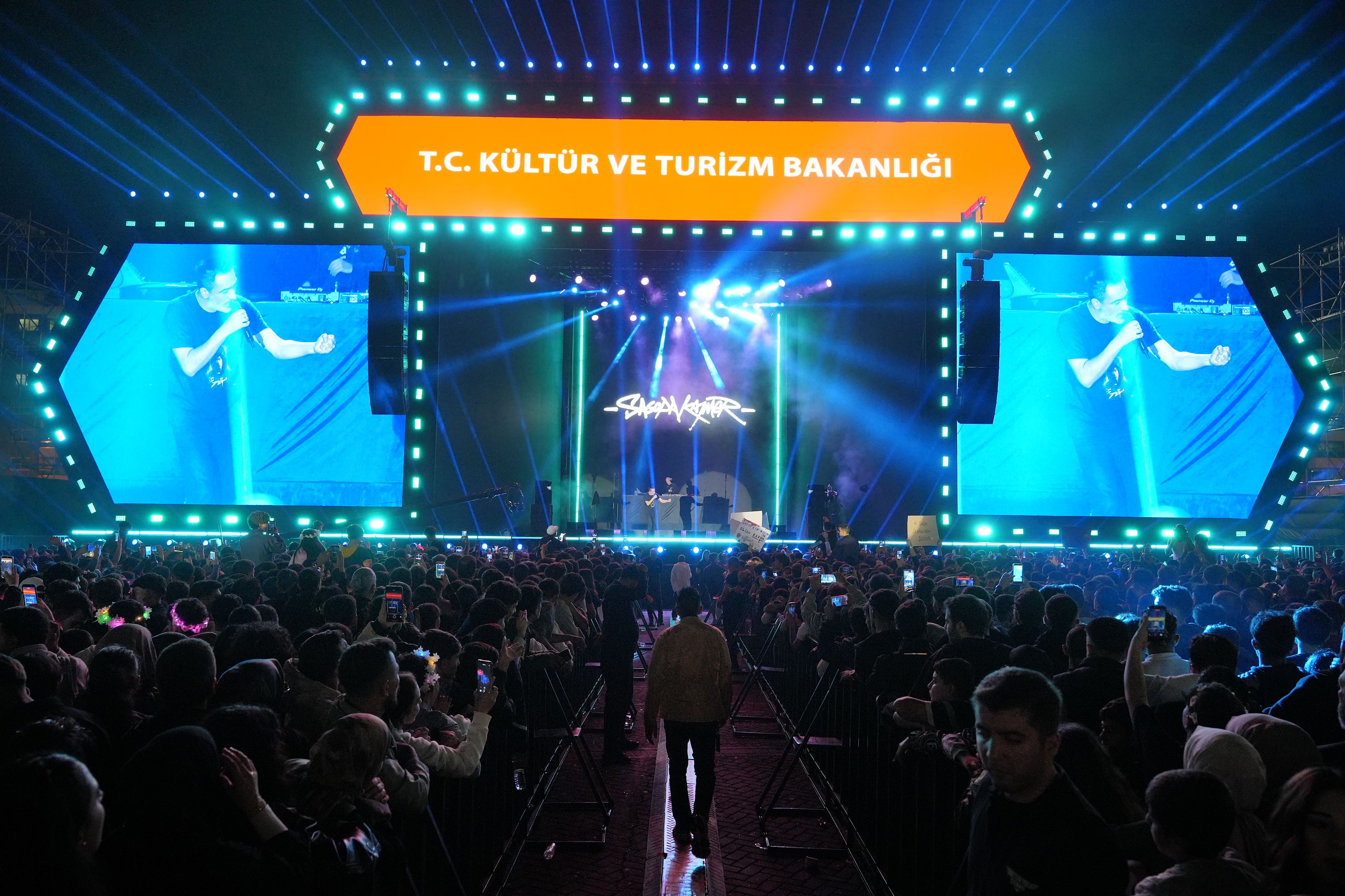 MAGAZİN