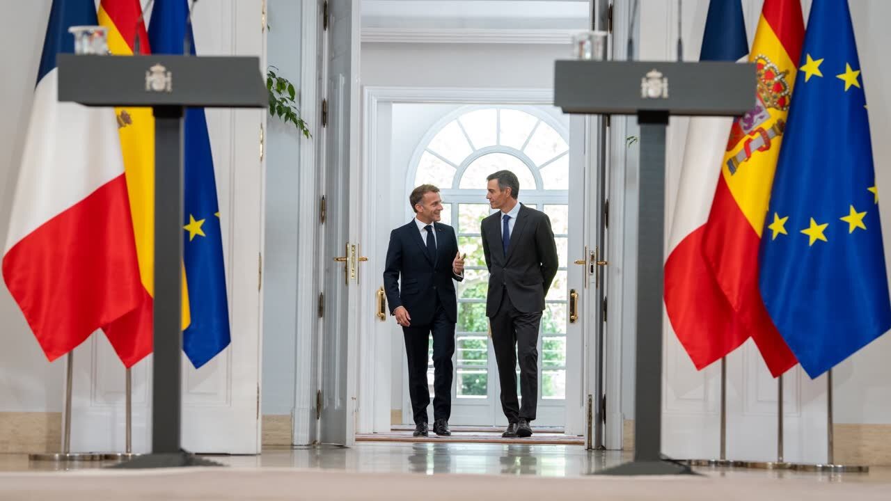Macron’dan İngiltere’ye AB’ye yeniden katılma çağrısı