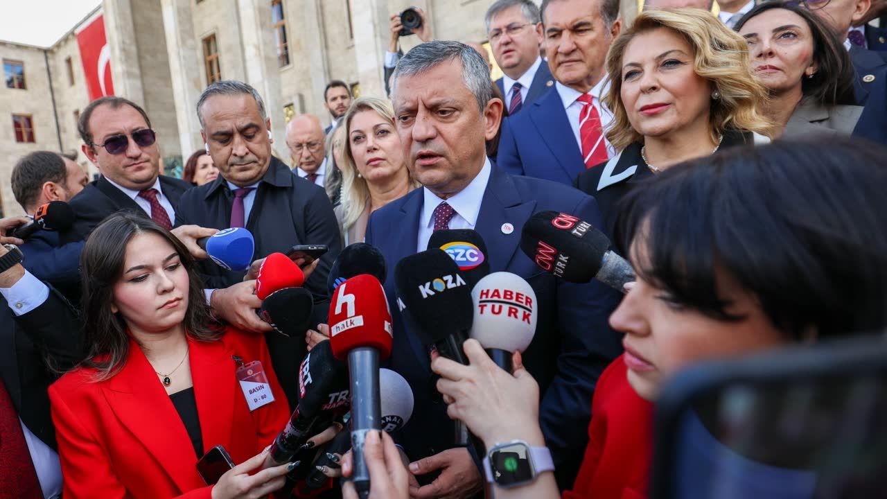 Özgür Özel: Mersin operasyonunun zamanlaması ve şekli manidar