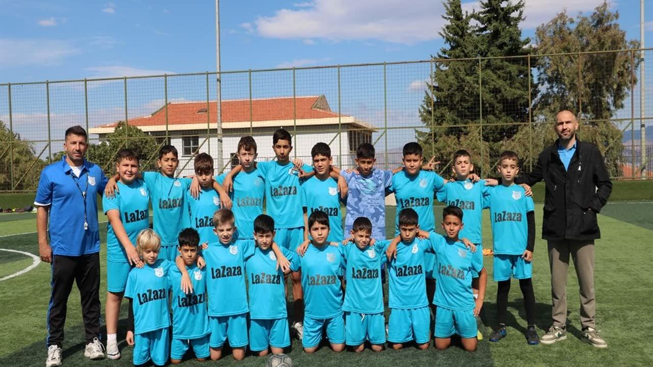 İzmir'de dezavantajlı çocuklar futbol eğitimiyle kötü alışkanlıklardan uzak tutuluyor