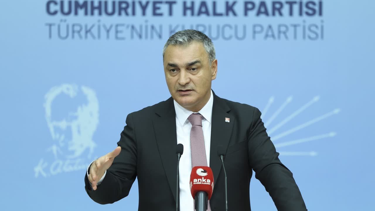 CHP’li Sarı’dan Cemil Tugay’a kefil olanlara özür çağrısı