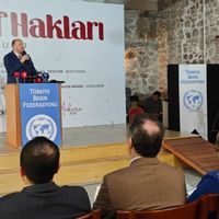 POLİTİKA