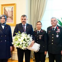 POLİTİKA