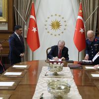 POLİTİKA