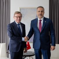 POLİTİKA