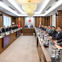 POLİTİKA