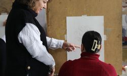 Engelli gençler resim atölyesinde buluştu