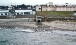 İSKİ'nin arıtma tesisinden bırakılan suyla denizin rengi değişti