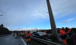 TEM'de bariyere çarpan otomobilin sürücüsü yaralandı