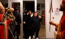 İftar sonrası kütüphaneye giden öğrencilere 'mehter takımı' sürprizi