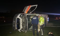 Manisa'da otomobille çarpışan ambulans devrildi