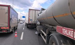 TIR'a çarpan tankerin sürücüsü yaralandı