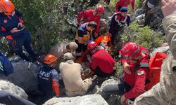 Antalya'da Kaybolan Yaşlı Kadın Kayalıkta Bulundu