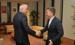 Bakan Ersoy, tur operatörleri ile görüştü