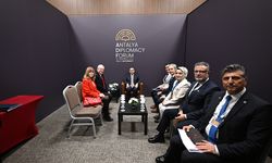 Bakan Kacır'dan Antalya'da diplomasi trafiği