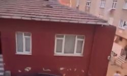 Beyoğlu'nda 2 gün önce park edilen araç alev alev yandı