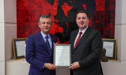 CHP lideri Özel, Kuzey Makedonya'dan THP heyeti ile görüştü