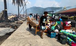 Malezya'da yangın: Yaklaşık bin ev yandı