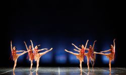 'Momentum' balesinin dünya prömiyeri Süreyya Operası'nda yapıldı