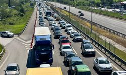 Anadolu Otoyolu'nun Bolu geçişinde trafik yoğunluğu