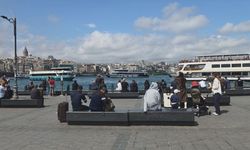 Kurban Bayramı öncesi Eminönü’nde insan kalabalığı