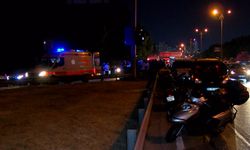 Bayrampaşa'da otomobil ile çarpışan motosikletin sürücüsü yaralandı