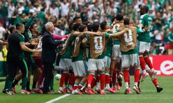 Meksika : 2-0 : Güney Afrika