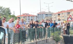 Bartın’da işçi servisi ile iki otomobil çarpıştı: 3 yaralı