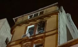 Beyoğlu'nda maçta atılan havai fişek, bir ressamın 20 yıllık tablolarını yaktı
