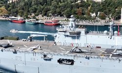 Deniz Kuvvetleri Komutanlığı'na bağlı 15 gemi İstanbul Boğazı'ndan geçiyor
