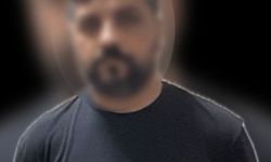 Beyoğlu'nda sokak ortasında erkek arkadaşı tarafından darbedildi