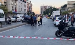 Güngören'de sürücüsünün direksiyon hakimiyetini kaybettiği otomobil takla attı