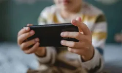 AB'den çocuklara kademeli sanal medya yasağı