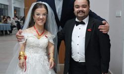 Akondroplazi hastası çift, dünyaevine girdi