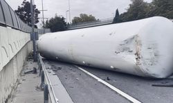 Bakırköy'de LNG yüklü tanker devrildi: 1 yaralı