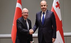 Yaşar Güler, Gürcistan Savunma Bakanı Chikovani ile görüştü