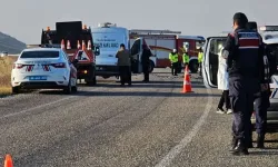 Ankara'da iki otomobil çarpıştı: 3 ölü, 4 yaralı