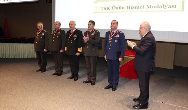 Bakan Güler, 'Madalya Tevcih, Başarılı Birlik ve Personelin Ödüllendirilmesi Töreni'ne katıldı