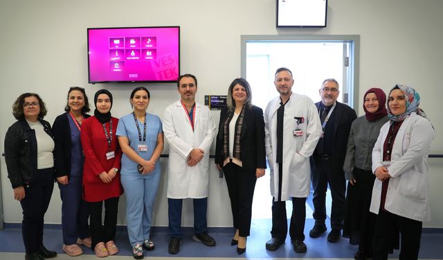 Türkiye'nin ilk çocuk nöro-onkoloji polikliniği, Ankara'da hizmete açıldı