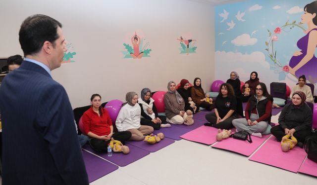 Türkiye'nin ilk 'Doğum Dostu Ebe Destek Merkezi', Ankara'da açıldı